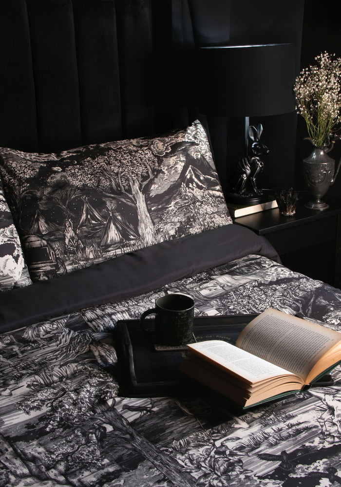 Boudicca Bedding Set (US Queen)