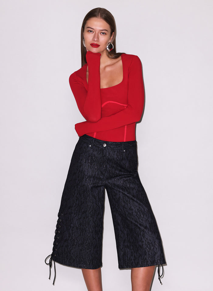 Scoop Neck Long Sleeve Bodysuit-rouge