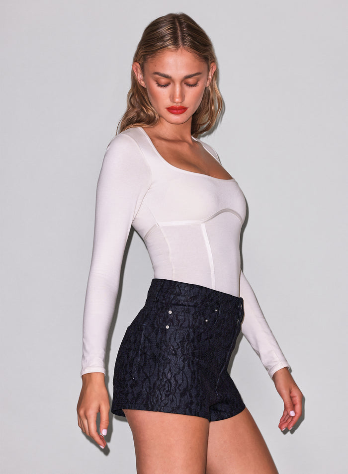 Scoop Neck Long Sleeve Bodysuit-cream pearl