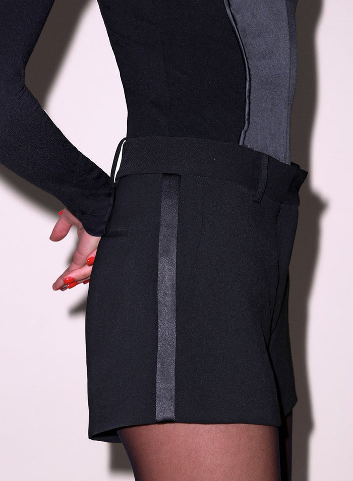 Tuxedo Short-black